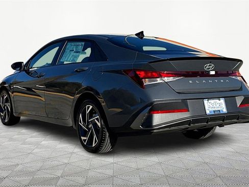 Certified 2025 Hyundai Elantra Sport image 13