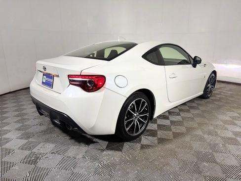 Used 2017 Toyota 86 860 Special Edition RWD image 7