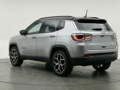Used 2025 Jeep Compass Limited image 6