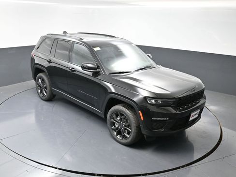 New 2025 Jeep Grand Cherokee Limited image 41