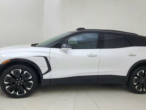 Used 2025 Chevrolet Blazer EV RS image 3