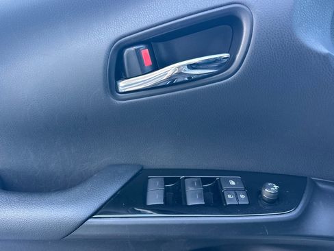 Certified 2019 Toyota Prius Prime Advanced w/ Preferred Accessory Package image 11