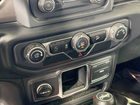Used 2018 Jeep Wrangler Sport AWD/4WD image 17