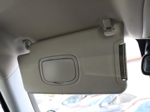 Used 2018 Jeep Renegade Latitude w/ UConnect 8.4 Nav Group image 25