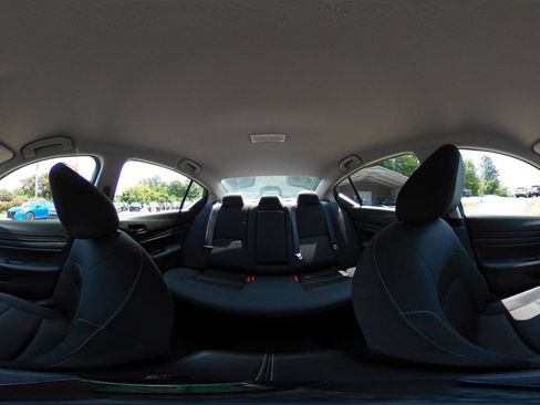 Used 2025 Nissan Altima 2.5 SV FWD image 33