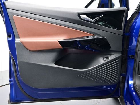 Used 2021 Volkswagen ID.4 Pro S w/ ID.4 Protection Package image 13