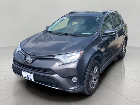 Used 2017 Toyota RAV4 XLE FWD image 4