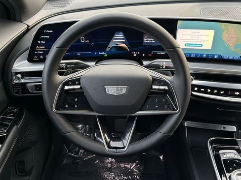 Used 2025 Cadillac Lyriq Luxury image 7