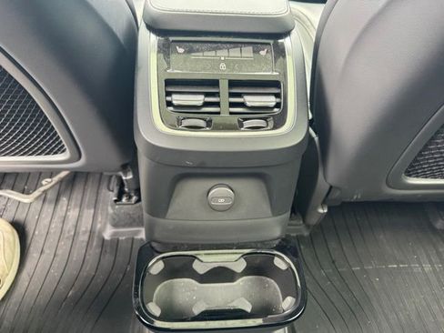 Used 2021 Volvo XC90 T8 Inscription w/ Lounge Package AWD/4WD image 12