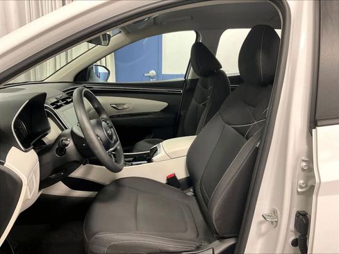 Used 2023 Hyundai Tucson SE image 10