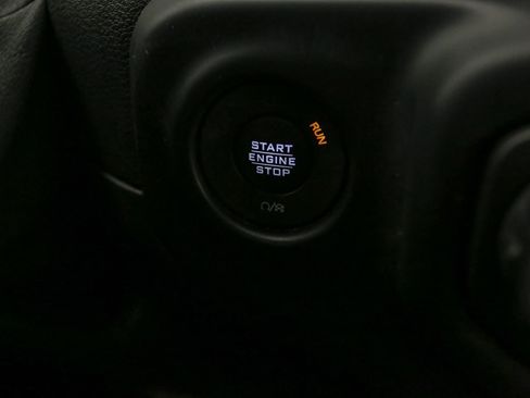 Used 2020 Jeep Wrangler Unlimited Sahara AWD/4WD image 31