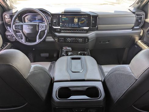 Used 2022 Chevrolet Silverado 1500 ZR2 w/ Technology Package AWD/4WD image 26