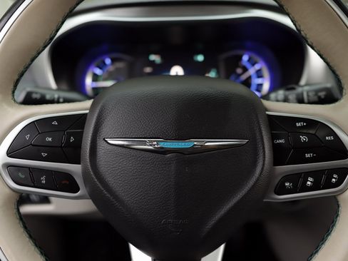 Used 2018 Chrysler Pacifica Limited w/ Advanced Safetytec Group image 10