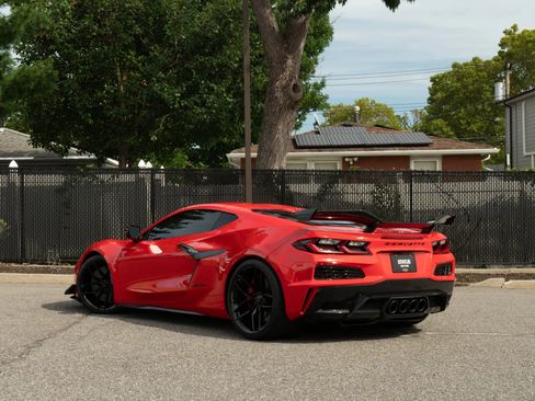 Used 2025 Chevrolet Corvette Z06 w/ Z07 Performance Package RWD image 11