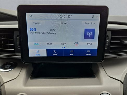 Used 2023 Ford Explorer XLT AWD/4WD image 18