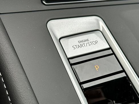 New 2025 Volkswagen Atlas Cross Sport SE image 21