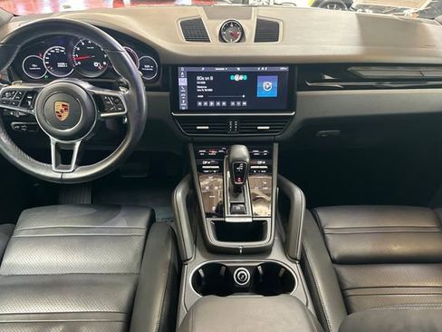 Used 2019 Porsche Cayenne AWD/4WD image 16