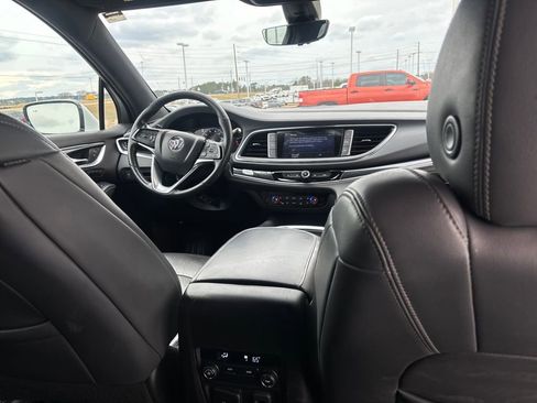 Used 2022 Buick Enclave Premium image 28
