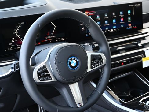 New 2026 BMW X5 xDrive50e w/ M Sport Package image 32