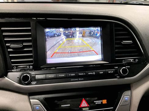Used 2017 Hyundai Elantra SE FWD image 26