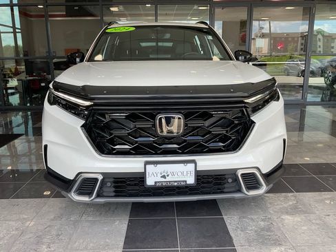 Used 2024 Honda CR-V Sport Touring image 2