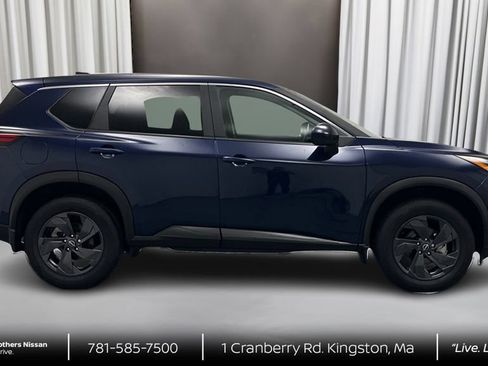 Used 2026 Nissan Rogue SV AWD/4WD image 4