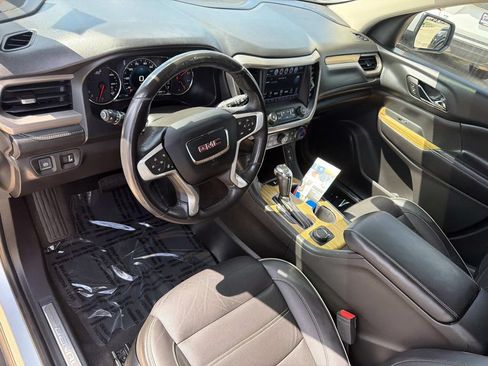 Used 2018 GMC Acadia Denali w/ Technology Package FWD image 22