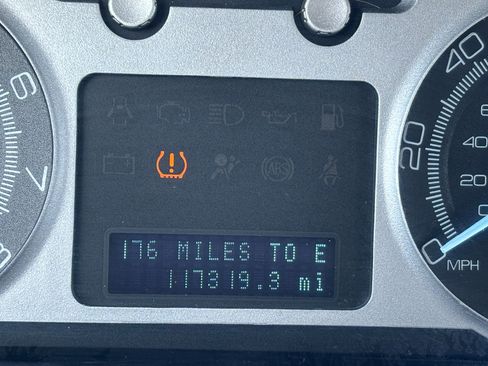 Used 2010 Mercury Mariner 2WD image 12