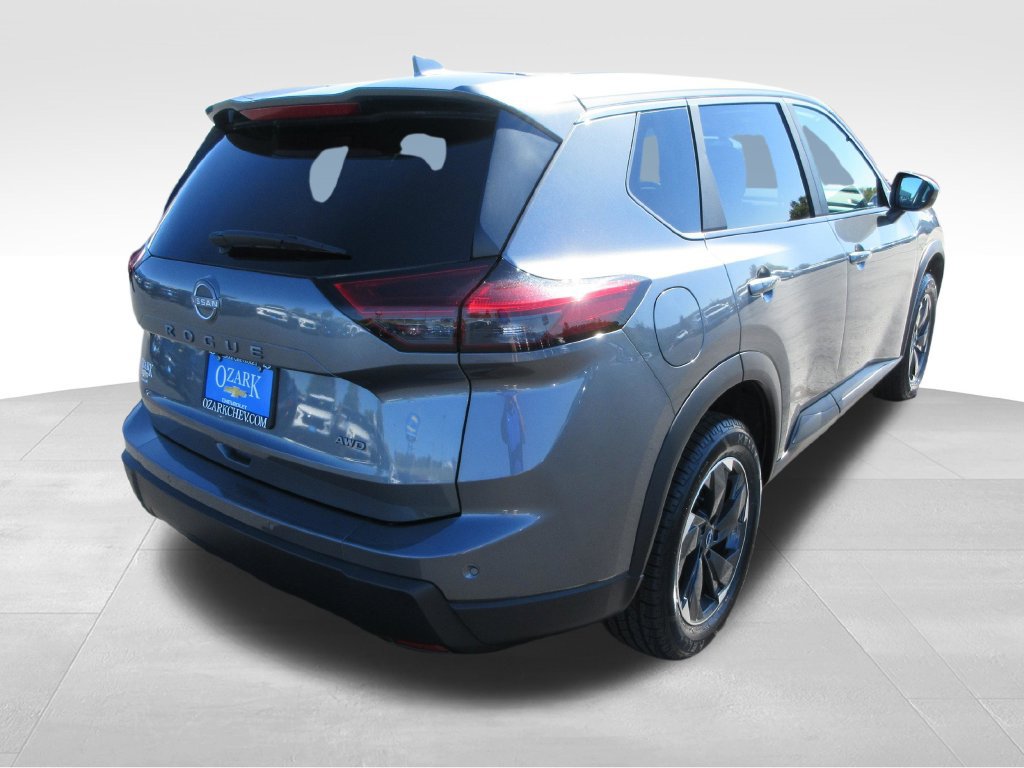 Used 2026 Nissan Rogue SV AWD/4WD image 5