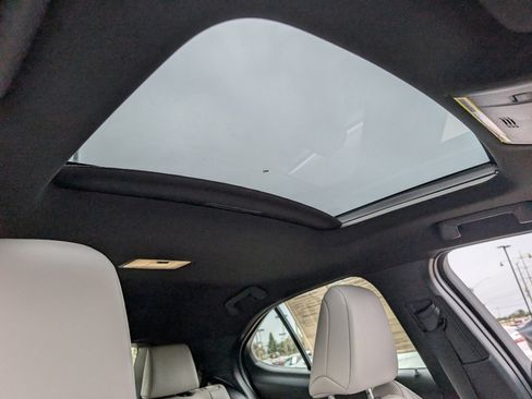 Used 2023 Lexus UX 250h F Sport image 3