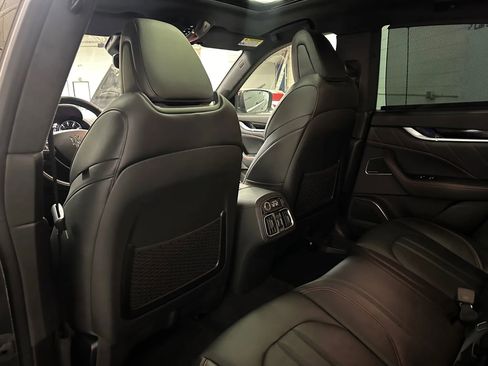 Used 2024 Maserati Levante GT Ultima image 13