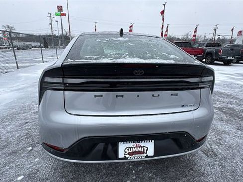 New 2026 Toyota Prius Plug-In Hybrid image 4