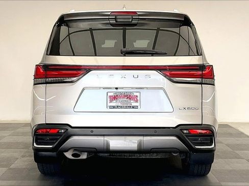 Used 2022 Lexus LX 600 4WD w/ Luxury Package image 3