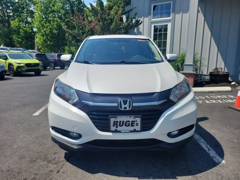 Used 2018 Honda HR-V EX image 9