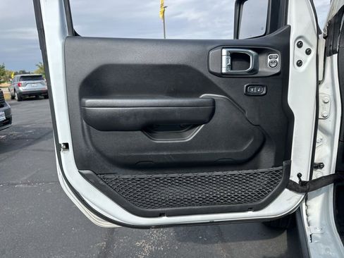 Used 2024 Jeep Wrangler Unlimited Rubicon 4xe image 23