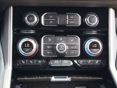 Used 2021 GMC Yukon Denali AWD/4WD image 20