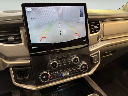 Used 2022 Ford Expedition Max XLT RWD image 19