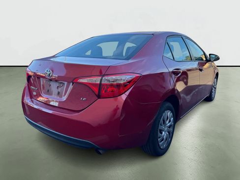 Used 2018 Toyota Corolla LE image 4