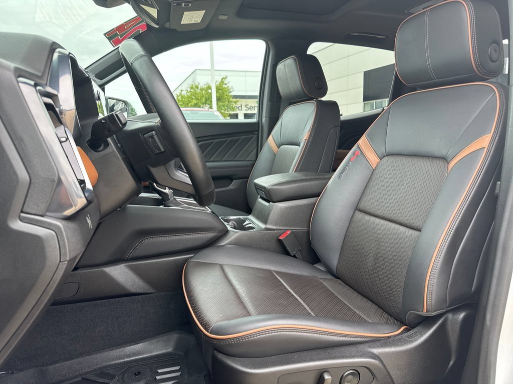 Used 2024 GMC Canyon AT4 w/ AT4 Premium Package AWD/4WD image 13
