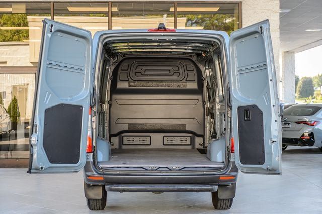 Used 2021 Mercedes-Benz Sprinter 2500 w/ Premium Package image 9