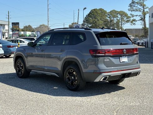 New 2026 Volkswagen Atlas Peak Edition image 5