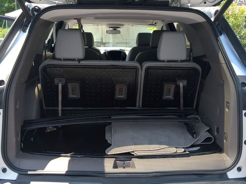 Used 2020 Chevrolet Traverse LT AWD/4WD image 19