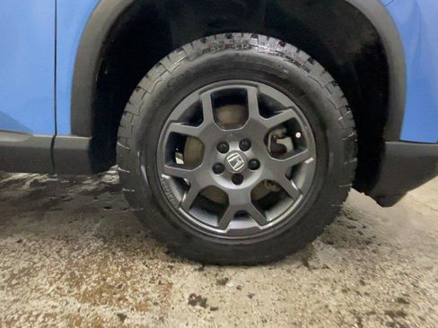 Used 2025 Honda Pilot TrailSport image 16
