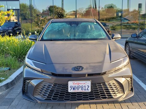Used 2026 Toyota Camry SE FWD image 2