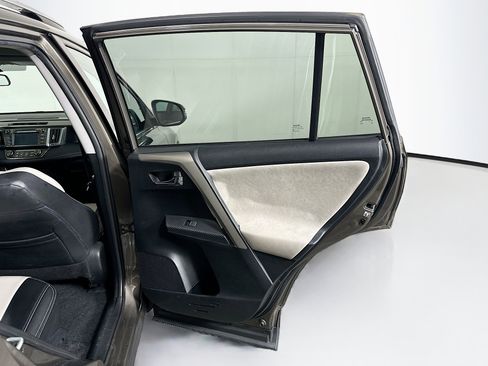 Used 2015 Toyota RAV4 XLE FWD image 28