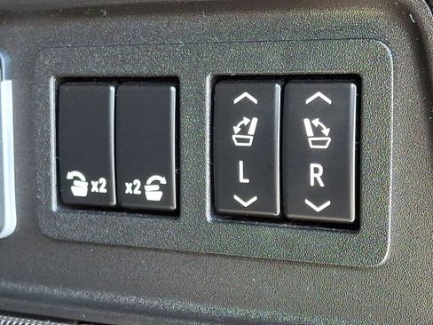 Used 2022 Cadillac Escalade ESV Sport w/ Touring Package image 32