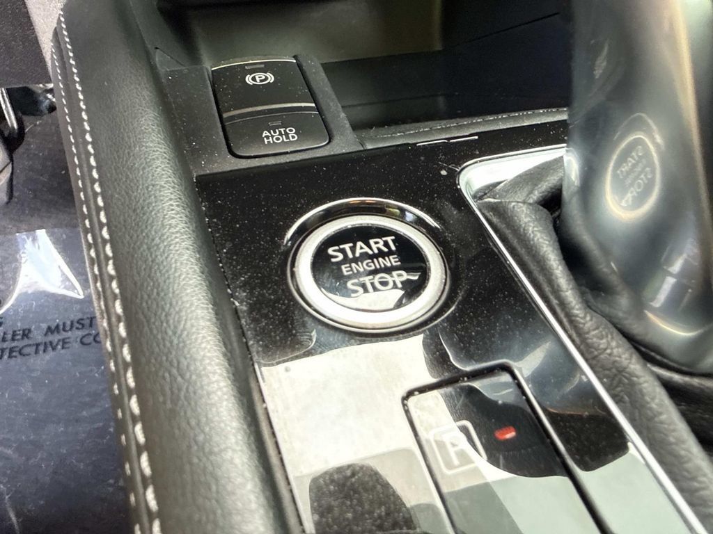 Used 2024 Nissan Kicks SR w/ SR Premium Package FWD image 32