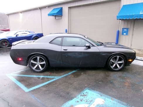 Used 2015 Dodge Challenger R/T image 6