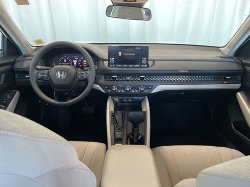 Used 2023 Honda Accord EX image 10