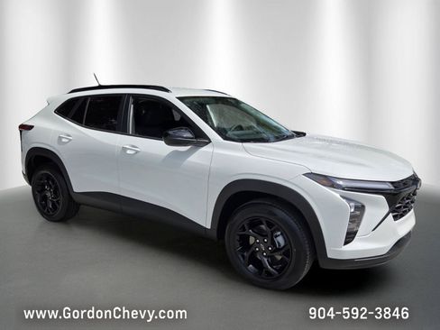 New 2026 Chevrolet Trax LT w/ Driver Confidence Package FWD image 10